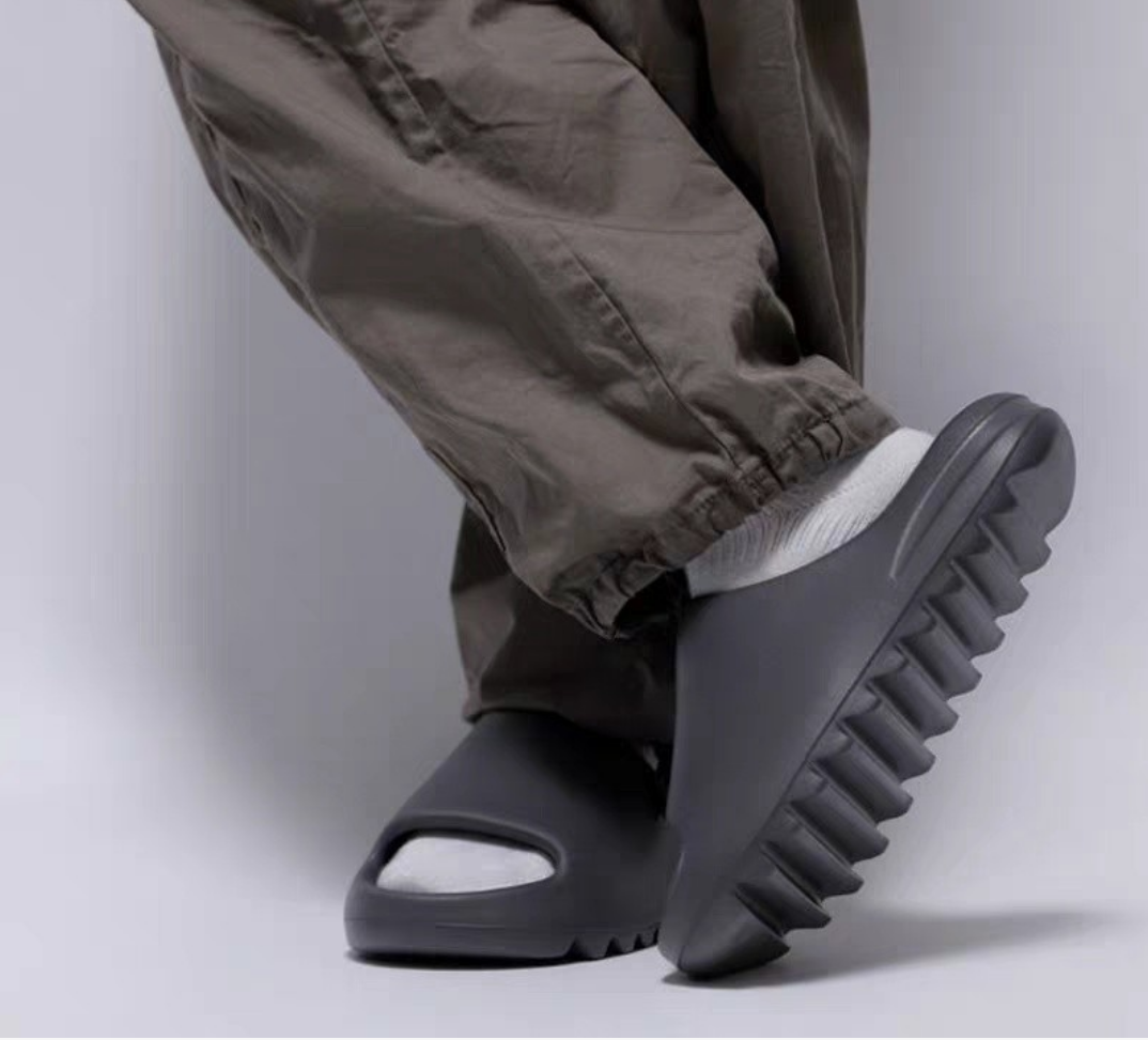 夏の女性用スリッパ、男性用サンダル、カジュアルビーチシューズ - Water Shoes のレビューと価格